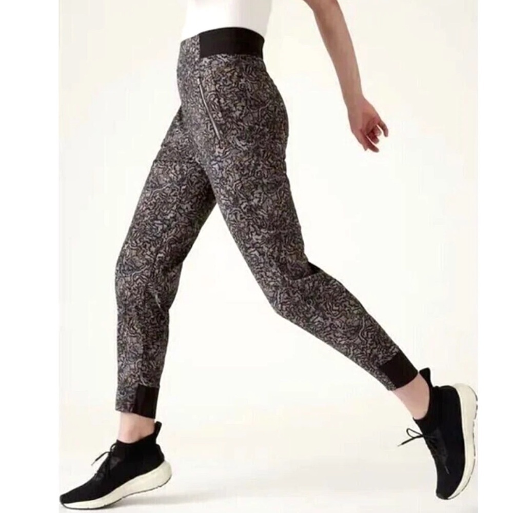 Athleta Trekkie North Jogger Pants Kinetic Abstract Black Zip Pockets Size 2